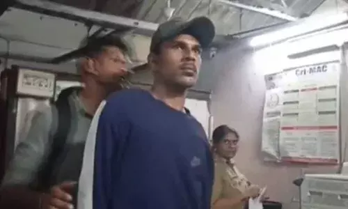 സഹയാത്രികരോട് സൗഹൃദം സ്ഥാപിക്കും; ശേഷം ഫോണുമായി മുങ്ങും; മോഷണം പതിവായതോടെ ട്രെയിനുകളിൽ നിരീക്ഷണം; ഒടുവിൽ പാലരുവിയിൽ റെയിൽവേ പോലീസിന്റെ പിടിയിൽ