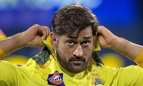 അടുത്ത സീസണില്‍ ധോണി കളിക്കുമോ ഇല്ലയോ? ഫ്രാഞ്ചൈസിയോട് സമ്മതം മൂളാതെ ധോണി; ആരാധകര്‍ ആശങ്കയില്‍