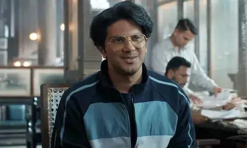 കൊത്തയുടെ ക്ഷീണം തീർക്കാൻ ദുൽഖർ; പാൻ ഇന്ത്യൻ ചിത്രം ലക്കി ഭാസ്‍കര്‍ന്റെ ട്രെയ്‌ലർ പുറത്ത്; ത്രില്ലടിപ്പിക്കുമെന്ന് ഉറപ്പ്