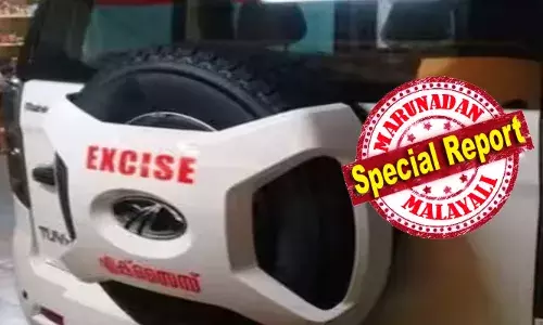 കഞ്ചാവ് ബീഡി കത്തിക്കാന്‍ തീപ്പെട്ടി തേടി വിദ്യാര്‍ത്ഥികള്‍; വര്‍ക്ഷോപ്പ് എന്ന് കരുതി ചെന്നു കയറിയത് എക്‌സൈസ് ഓഫിസില്‍: കയ്യോടെ പിടികൂടി ഉദ്യോഗസ്ഥര്‍: പിടിയിലായത് തൃശൂരിലെ സ്‌കൂളില്‍ നിന്നും മൂന്നാറില്‍ ടൂറിനെത്തിയവര്‍