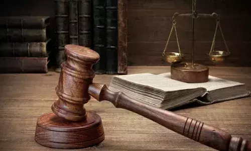 യൂണിഫോം ധരിക്കാന്‍ നിര്‍ബന്ധിച്ചു; പ്രഥമാധ്യാപികയ്ക്ക് എതിരെ എടുത്ത കേസ് റദ്ദാക്കി ഹൈക്കോടതി