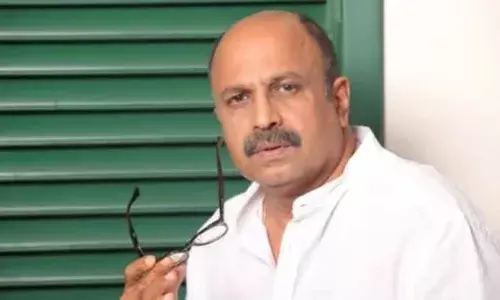 ബലാത്സംഗക്കേസ്; നടൻ സിദ്ധിഖിന്റെ മുൻ‌കൂർ ജാമ്യാപേക്ഷ രണ്ടാഴ്ചത്തേക്ക് മാറ്റി; സത്യവാങ്മൂലം നല്‍കാൻ സമയം വേണമെന്ന് നടൻ; അറസ്റ്റ് തടഞ്ഞുള്ള ഇടക്കാല ഉത്തരവ് തുടരും