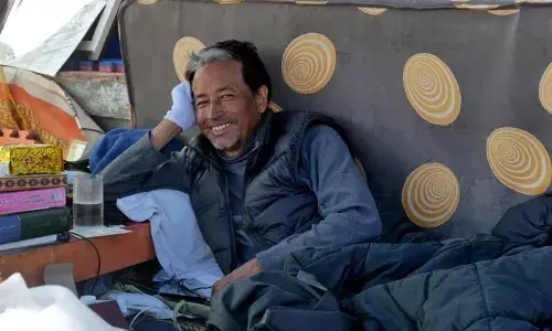 16 ദിവസം നീണ്ടുനിന്ന നിരാഹാര സമരം അവസാനിപ്പിച്ച് പരിസ്ഥിതി പ്രവര്‍ത്തകന്‍ സോനം വാങ്ചുക്; ആവശ്യങ്ങളില്‍ ചര്‍ച്ച നടത്താമെന്ന് ആഭ്യന്തര മന്ത്രാലയത്തിന‍്‍റെ ഉറപ്പ്