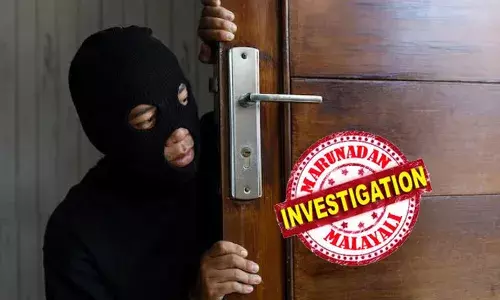 ടിവി കാണുന്നതിനിടെ കറണ്ട് പോയി; ഫ്യൂസ് പോയതെന്ന് കരുതി മെയിൻ സ്വിച്ചിന് അരികിലെത്തി; പെടുന്നനെ പതുങ്ങിയിരുന്ന കള്ളൻ വീട്ടമ്മയുടെ തലക്കടിച്ചു; വാ വിട്ട് നിലവിളിച്ച് വീട്ടമ്മ; ഓടിയെത്തി ഭർത്താവും നാട്ടുകാരും; പിന്നാലെ കള്ളൻ ഇരുട്ടത്ത് ഓടിമറഞ്ഞു; സംഭവം കൊല്ലത്ത്