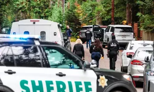 വാഷിംഗ്ടണ് സ്റ്റേറ്റിലെ വീട്ടില് അഞ്ച് പേര് വെടിയേറ്റു മരിച്ച നിലയില് കൗമാരക്കാരന് കസ്റ്റഡിയില് വാഷിംഗ്ടണ് സ്റ്റേറ്റിലെ വീട്ടില് അഞ്ച് പേര് വെടിയേറ്റു മരിച്ച നിലയില് കൗമാരക്കാരന് കസ്റ്റഡിയില്