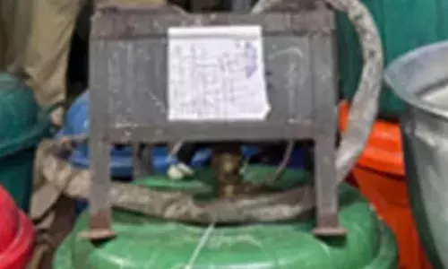 കൊല്ലത്ത് വൻ ലഹരിവേട്ട; വിവിധ പ്രദേശങ്ങളിൽ നിന്ന് എംഡിഎംഎ, കഞ്ചാവ്, ചാരായം ഉൾപ്പടെ പിടിച്ചെടുത്ത് എക്സൈസ്; പ്രതികൾ അറസ്റ്റിൽ; കൈയ്യടിച്ച് നാട്ടുകാർ