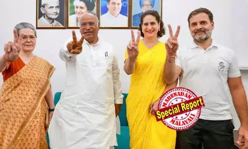 വയനാടിന്റെ പ്രിയങ്കരിയാകാന്‍ കുടുംബസമേതം പ്രിയങ്കയെത്തി; കന്നിയങ്കത്തിന് നാമനിര്‍ദേശ പത്രിക നാളെ സമര്‍പ്പിക്കും; റോഡ് ഷോയില്‍ പങ്കെടുക്കാന്‍ രാഹുല്‍ ഗാന്ധി നാളെയെത്തും; ഖര്‍ഗെയും കേരളത്തിലേക്ക്