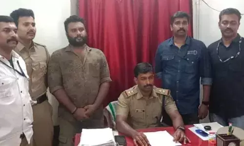 വിദ്യാർത്ഥികളെ കേന്ദ്രീകരിച്ച് വിൽപ്പനക്കായി കഞ്ചാവ് കടത്ത്; യുവാവ് പിടിയിൽ; കണ്ടെടുത്തത് എട്ട് കിലോ കഞ്ചാവ്