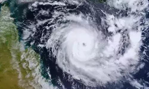 ആളുകളെ മാറ്റിപ്പാര്‍പ്പിക്കും; വിദ്യാഭ്യാസ സ്ഥാപനങ്ങള്‍ക്ക് മൂന്ന് ദിവസം അവധി; 200 ട്രെയിന്‍ റദ്ദാക്കി; ദുരിതാശ്വാസ പ്രവര്‍ത്തനങ്ങളുടെ ഏകോപനത്തിന് ആറ് ഐഎഎസ് ഉദ്യോഗസ്ഥര്‍; ഡാന ചുഴലിക്കാറ്റ് നേരിടാന്‍ ഒഡീഷ