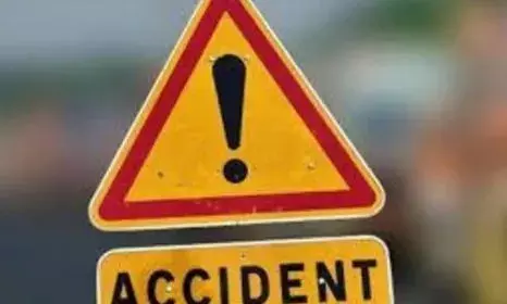 തൃശൂരിൽ റോഡിലെ കുഴിയിൽ വീണ് അപകടം; സ്കൂട്ടർ യാത്രക്കാരന് പരിക്ക്; അടിയന്തിര ശസ്ത്രക്രിയക്ക് വിധേയനാക്കി