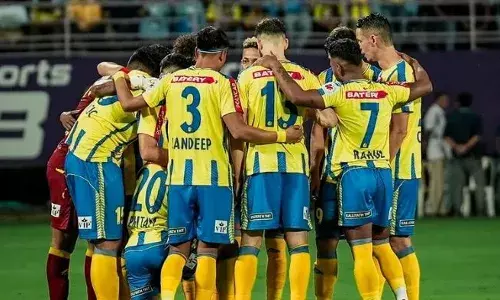 ഇന്ത്യന്‍ സൂപ്പര്‍ ലീഗ്; ബ്ലാസ്റ്റേഴ്‌സിന് ഇന്ന് അഭിമാന പോരാട്ടം; സ്വന്തം കാണികൾക്ക് മുന്നിൽ നേരിടേണ്ടത്   തോൽവിയറിയാതെ എത്തുന്ന ബെംഗളൂരു എഫ് സിയെ