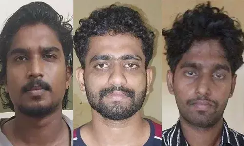 പത്തനംതിട്ട നഗരത്തില്‍ എസ്എഫ്ഐക്കാരുടെ തമ്മിലടി; കൊണ്ടവര്‍ക്കും കൊടുത്തവര്‍ക്കും പരാതിയില്ല; പക്ഷേ, പൊലീസിനുണ്ട്; പൊലീസിനെ ആക്രമിച്ച മൂന്ന് എസ്എഫ്ഐക്കാര്‍ അറസ്റ്റില്‍