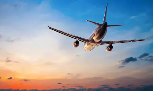 വിമാനങ്ങള്‍ക്കു നേരെ വ്യാജബോംബ് ഭീഷണി; സാമൂഹിക മാധ്യമങ്ങള്‍ക്ക് കര്‍ശന നിര്‍ദേശം;  തെറ്റായ സന്ദേശങ്ങള്‍ അധികൃതരെ അറിയിക്കണമെന്ന് ഐടി മന്ത്രാലയം