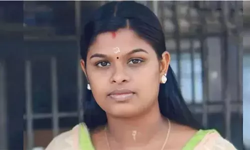 ഭര്‍ത്താവിനൊപ്പം ഉറങ്ങാന്‍ കിടന്നു; രാവിലെ വിളിച്ചിട്ടും ഉണര്‍ന്നില്ല; ആലപ്പുഴയില്‍ യുവതി കിടപ്പുമുറിയില്‍ മരിച്ച നിലയില്‍; അസ്വാഭാവിക മരണത്തിന് കേസ്