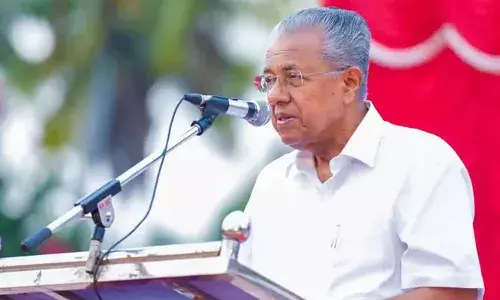 ചരിത്രം തിരുത്തിയെഴുതാന്‍ സംഘപരിവാര്‍ ശ്രമം; വിദ്യാഭ്യാസ മേഖലയെ ഇതിനായി ഉപയോഗിക്കുന്നു; കേരളത്തോടു കേന്ദ്രസര്‍ക്കാരിന് നിഷേധാത്മക സമീപനമെന്നും മുഖ്യമന്ത്രി