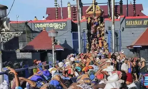 ശബരിമല; പുഷ്പാഭിഷേക വഴിപാടിന് 25 ലിറ്റര്‍ പൂക്കള്‍ മാത്രം