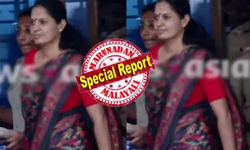 ഒടുവില്‍ ദിവ്യദര്‍ശനം..!  ക്രൈംബ്രാഞ്ച് ഓഫീസില്‍ നിന്നും പി പി ദിവ്യയെ വൈദ്യപരിശോധനക്കായി ആശുപത്രിയില്‍ എത്തിച്ചു; ചുറ്റും കൂടിയ ക്യാമറ കണ്ണുകള്‍ക്ക് മുന്നില്‍ വനിതാ നേതാവിന്റെ നേരിയ ചിരി; പ്രതിഷേധ കരിങ്കൊടികളുമായി യുവജന സംഘടനകളും; ദിവ്യയെ പരമാവധി ഒളിപ്പിച്ചു പോലീസും