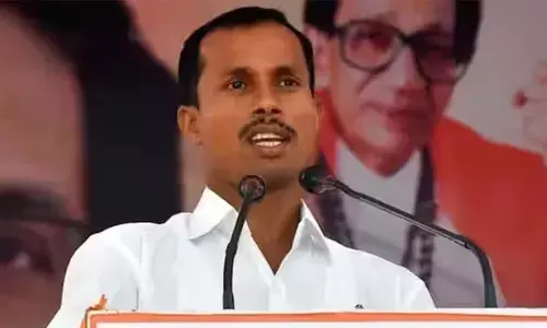 മത്സരിക്കാന്‍ പാല്‍ഘര്‍ സീറ്റ് നല്‍കിയില്ല; പിന്നാലെ ഫോണ്‍ സ്വിച്ച് ഓഫാക്കി മുങ്ങി; ശിവസേന ഷിന്‍ഡേ വിഭാഗം എംഎല്‍എ ഉദ്ധവ് താക്കറെ ക്യാംപില്‍