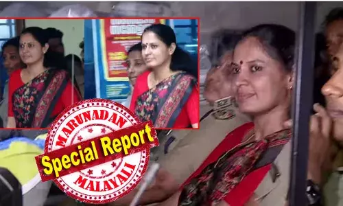 കൂവി വിളികള്‍ക്കിടയിലും കൂസല്‍ ഇല്ലാതെ പുഞ്ചിരിച്ച് ആത്മവിശ്വാസത്തോടെയുള്ള നടത്തം; ജയിലിലേക്ക് കയറിയപ്പോഴും പുഞ്ചിരിമായാതെ ചുവട് വയ്പ്പ്; തടവറയിലും വിവിഐപി പരിഗണന; പിണറായിയുടെ കളരിയില്‍ രാഷ്ട്രീയം പഠിച്ച പിപി ദിവ്യക്ക് ജയില്‍ വാസം പോലും വല്ലഭന് പുല്ലും ആയുധമെന്ന പോലെ