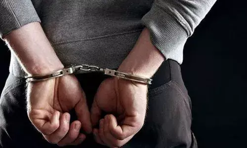 കുമളിയില്‍ ഒരുകിലോ ഹാഷിഷ് ഓയിലുമായി മൂന്നു പേര്‍ അറസ്റ്റില്‍; പിടിയിലായത് തമിഴ്‌നാട് സ്വദേശികള്‍