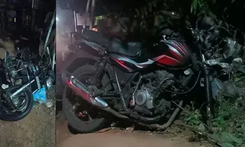 പാമ്പാടിയില്‍ ബൈക്കുകള്‍ കൂട്ടിയിടിച്ച് യുവാവിന് ദാരുണ മരണം; പരുക്കേറ്റ മൂന്നു പേര്‍ ആശുപത്രിയില്‍