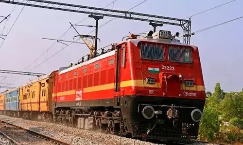 റെയില്‍വേ ട്രാക്കില്‍ ഹെഡ്‌ഫോണ്‍ വെച്ച് ഇരുന്നു; ട്രെയിന്‍ വന്നതറിഞ്ഞില്ല: 20കാരന് ദാരുണാന്ത്യം