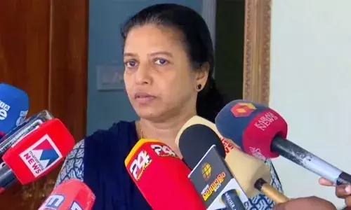 കണ്ണൂര്‍ കളക്ടര്‍ പറഞ്ഞത് നുണ; നവീന്‍ കളക്ടറോട് ഒന്നും പറയാന്‍ സാധ്യതയില്ല; ഒരു ആത്മബന്ധവും നവീന് അരുണ്‍ കെ വിജയനോട് ഇല്ല; കളക്ടര്‍ വീട്ടിലേക്ക് വരേണ്ടതില്ലെന്ന് താന്‍ തന്നെ എടുത്ത തീരുമാനം; നീതിക്കായി ഏതറ്റം വരെയും പോകും; നിയമപരമായ എല്ലാ സാധ്യതകളും തേടുമെന്നും നവീന്‍ ബാബുവിന്റെ ഭാര്യ മഞ്ജുഷ