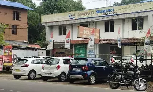 പാലാ നഗരത്തിലെ നടപ്പാത കയ്യേറ്റങ്ങള്ക്കും അനധികൃത പാര്ക്കിംഗുകള്ക്കും എതിരെ നടപടി വേണം പാലാ നഗരത്തിലെ നടപ്പാത കയ്യേറ്റങ്ങള്ക്കും അനധികൃത പാര്ക്കിംഗുകള്ക്കും എതിരെ നടപടി വേണം
