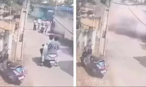 ​സ്കൂട്ടറിൽ പോകുന്നതിനിടെ നാടൻ പടക്കുകൾ പൊട്ടി; ഒരാൾക്ക് ദാരുണാന്ത്യം; അഞ്ച് പേർക്ക് പരിക്ക്