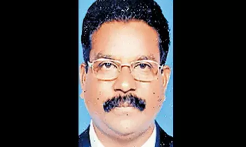 ഭക്ഷണം കഴിക്കാനായി ഡ്രൈവര്‍ പുറത്തിറങ്ങിയപ്പോള്‍ മണ്ണുമാന്തിയന്ത്രം പ്രവര്‍ത്തിപ്പിച്ചു; വീട്ടുടമയ്ക്ക് ദാരുണാന്ത്യം: അപകടം പുതിയ വീട്ടിലേക്ക് താമസം മാറാനിരിക്കെ