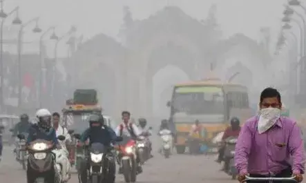 ഡൽഹിയിൽ വായു മലിനീകരണം അതിരൂക്ഷമാകുന്നു; ദീപാവലി നിയമങ്ങൾ പാലിക്കാതെ ജനങ്ങൾ; നിയന്ത്രണങ്ങൾ കടുപ്പിക്കാൻ സാധ്യത