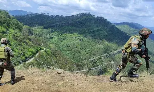 ജമ്മുകശ്മീരില്‍ വീണ്ടും ഭീകരാക്രമണം; ബഡ്ഗാമില്‍ അതിഥിത്തൊഴിലാളികള്‍ക്കു നേരെ വെടിയുതിര്‍ത്ത് ഭീകരര്‍; സുരക്ഷ സേന തിരച്ചില്‍ തുടരുന്നു