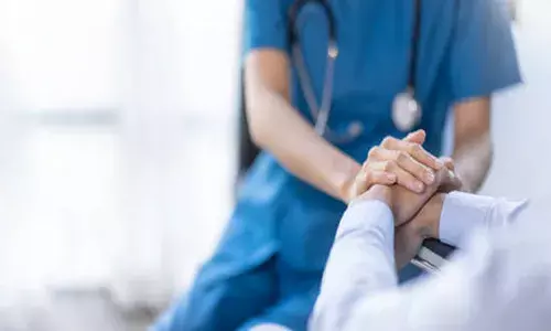 വിറക് എടുക്കുന്നതിനിടെ ചൂണ്ടയുടെ കൊളുത്ത് കണ്‍പോളയിലേക്കു തുളച്ചുകയറി; യുവതിക്ക് തുണയായത് നേത്ര, ദന്താരോഗ്യ വിഭാഗങ്ങളുടെ കരുതല്‍