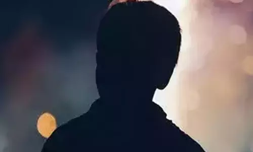 കളിച്ചു കൊണ്ടിരിക്കെ ഏഴു വയസ്സുകാരനെ കാണാതായി; അരിച്ചു പെറുക്കി നാട്ടുകാരും പോലിസും: കണ്ടെത്തിയത് അയലത്തെ കാറിന്റെ ഡിക്കിയില്‍ നിന്നും