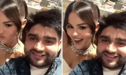 സെലീനയോട് ജയ് ശ്രീറാം വിളിക്കൂ എന്ന് ആരാധകന്‍..., ചിരിച്ചിട്ട് താങ്ക്യു ഹണി എന്ന് മറുപടി നല്‍കി സെലീന: വീഡിയോ വൈറല്‍