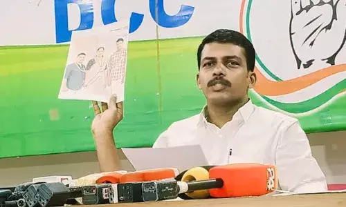 പി.പി ദിവ്യയോടൊപ്പം കോടതിയിലും പൊലിസ് സ്റ്റേഷനിലും കൊലക്കേസ് പ്രതിയായ എസ്.എഫ്.ഐ നേതാവിന്റെ സാന്നിദ്ധ്യം;  പി പി ദിവ്യ നടത്തിയ ബിനാമി ഇടപാടുകളെ കുറിച്ചുള്ള കൂടുതല്‍ വിവരങ്ങള്‍ പുറത്തുവിടും; ആരോപണവുമായി കെ.എസ്.യു നേതാവ് മുഹമ്മദ് ഷമ്മാസ്