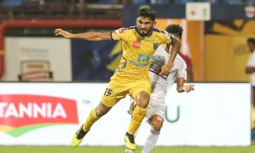 പ്രൊഫഷണൽ ഫുട്ബോളിൽ നിന്ന് വിരമിക്കൽ പ്രഖ്യാപിച്ച് മലയാളി പ്രതിരോധ താരം അനസ് എടത്തൊടിക; രാജ്യത്തിനായി 21 മത്സരങ്ങളിൽ ബൂട്ടണിഞ്ഞ താരം