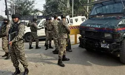 ശ്രീനഗറിൽ ഭീകരാക്രമണം; 12 പേർക്ക് പരിക്ക്; ലക്ഷ്യമിട്ടത് സുരക്ഷാസേനയെ; കുതറിയോടി നാട്ടുകാർ; പ്രദേശത്ത് ജാഗ്രത നിർദ്ദേശം