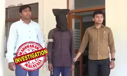 കോളുകളിലൂടെയും ഇമെയിലിലൂടെയും ബോംബ് ഭീഷണി മുഴക്കും; കേന്ദ്ര റെയിൽവേ മന്ത്രിയും മഹാരാഷ്ട്ര ഉപമുഖ്യമന്ത്രിയെയും വിട്ടില്ല; തീവ്രവാദത്തെ കുറിച്ച് പുസ്തകമെഴുത്തും വേറെ; ലക്ഷ്യം ആളുകളുടെ മുന്നിൽ പേരെടുക്കാൻ; ഒടുവിൽ വ്യാജ ബോംബ് ഭീഷണി കേസിൽ പ്രതി അറസ്റ്റിൽ