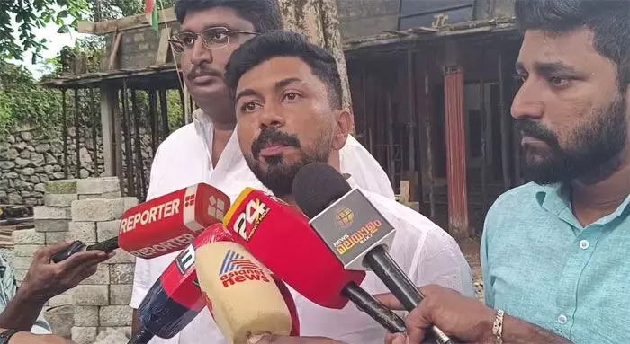 സിപിഎമ്മിന്റെ പ്രധാന വരുമാനമാര്ഗം ലഹരികടത്തും വില്പ്പനയും: കേസില് നിന്നൂരാന് നേതൃത്വത്തിന്റെ ഇടപെടലും: പത്തനംതിട്ട ജില്ലയില് സിപിഎം-ഡിവൈഎഫ്ഐ നേതൃത്വത്തില് ലഹരി മാഫിയയെ വളര്ത്തുന്നുവെന്ന് യൂത്ത് കോണ്ഗ്രസ് സിപിഎമ്മിന്റെ പ്രധാന വരുമാനമാര്ഗം ലഹരികടത്തും വില്പ്പനയും: കേസില് നിന്നൂരാന് നേതൃത്വത്തിന്റെ ഇടപെടലും: പത്തനംതിട്ട ജില്ലയില് സിപിഎം-ഡിവൈഎഫ്ഐ നേതൃത്വത്തില് ലഹരി മാഫിയയെ വളര്ത്തുന്നുവെന്ന് യൂത്ത് കോണ്ഗ്രസ്