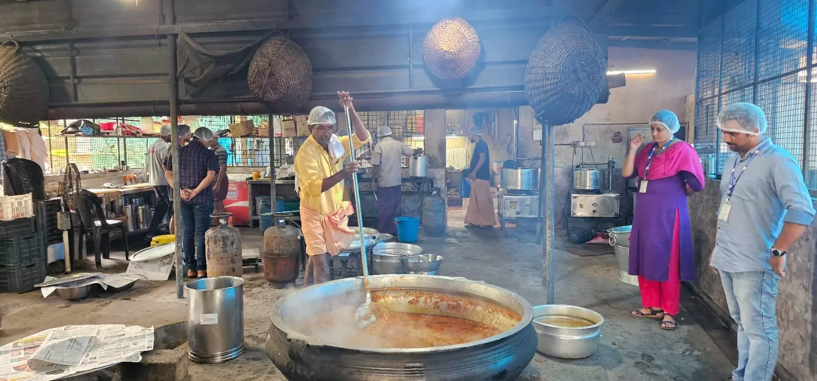 കാറ്ററിംഗ് യൂണിറ്റുകളില് ഭക്ഷ്യസുരക്ഷാ വകുപ്പിന്റെ വ്യാപക പരിശോധന; 8 കാറ്ററിംഗ് യൂണിറ്റുകളുടെ പ്രവര്ത്തനം നിര്ത്തിവയ്പ്പിച്ചു കാറ്ററിംഗ് യൂണിറ്റുകളില് ഭക്ഷ്യസുരക്ഷാ വകുപ്പിന്റെ വ്യാപക പരിശോധന; 8 കാറ്ററിംഗ് യൂണിറ്റുകളുടെ പ്രവര്ത്തനം നിര്ത്തിവയ്പ്പിച്ചു