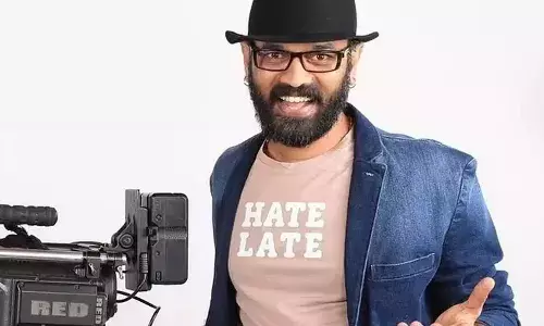 സാമ്പത്തികമായി വലിയ ബുദ്ധിമുട്ട്, കടക്കാരില്‍ നിന്ന് വലിയ സമ്മര്‍ദ്ദം; മരണം അറിഞ്ഞത് രണ്ട് ദിവസങ്ങള്‍ക്ക് ശേഷം; ദുര്‍ഗന്ധം വന്നതോടെ അയല്‍വാസികള്‍ പോലീസില്‍ വിവരം അറിയിച്ചു: ഗുരുപ്രസാദിന്റെ മരണം ആത്മഹത്യ എന്ന പ്രാഥമിക നിഗമനം