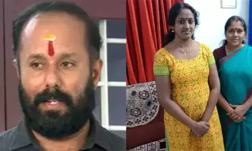 ശോഭാ സുരേന്ദ്രന്‍ കുടുംബത്തോടൊപ്പം നില്‍ക്കുന്ന പുറത്തുവിട്ട് തിരൂര്‍ സതീശന്‍; പുറത്തുവിട്ടത് ആറുമാസം മുമ്പ് വീട്ടിലെത്തിയതിന്റെ ചിത്രമെന്ന് അവകാശവാദം; തൃശ്ശൂരിലെ കുഴല്‍പ്പണ വിവാദത്തിലെ കോലാഹലങ്ങള്‍ ബിജെപിയില്‍ അടങ്ങുന്നില്ല