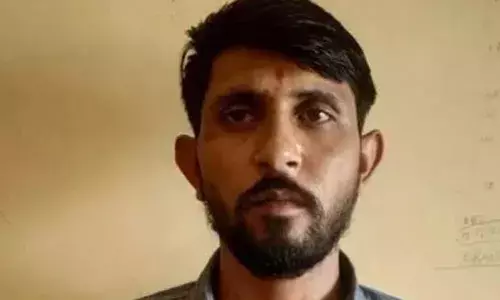 റിയല്‍ എസ്റ്റേറ്റ് വ്യാപാരിയെ കൊന്ന് കത്തിച്ച കേസിലെ പ്രതി പൊലിസ് തെളിവെടുപ്പിനിടെ രക്ഷപ്പെട്ടു; കടന്നുകളഞ്ഞത് പൊലീസിനെ കബളിപ്പിച്ച് ജനല്‍ വഴി ചാടി; മുങ്ങിയത് കുടക് പൊലീസ് ഏറെ പണിപ്പെട്ട് പിടികൂടിയ അങ്കുര്‍ റാണ