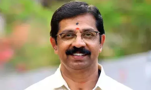 ബൂത്ത് പ്രസിഡന്റിനെ മാറ്റാനുള്ള കരുത്ത് പോലും എന്നിക്കില്ല; പിന്നെങ്ങനെ വലിയ ആളുകളെ മാറ്റും?  ഇപ്പോഴുണ്ടായ പ്രതിസന്ധി ബിജെപി അതീജീവിക്കും; സന്ദീപ് വാര്യരെ പരിഹസിച്ചു സി കൃഷ്ണകുമാര്‍