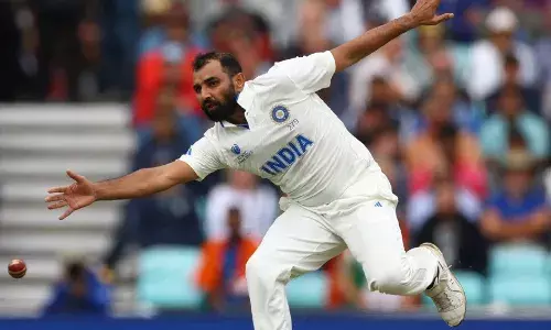 ഷമിയുടെ തിരിച്ചുവരവ് വൈകും; രഞ്ജിയില്‍ ബംഗാളിനൊപ്പമുള്ള രണ്ട് മത്സരങ്ങള്‍ കൂടി നഷ്ടമാകും; ഷമ്മിയുടെ തിരിച്ച് വരവ് വൈകുന്നതില്‍ ബോര്‍ഡര്‍ ഗവാസ്‌കറിന് മുന്‍പ് ഇന്ത്യക്കും തിരിച്ചടി