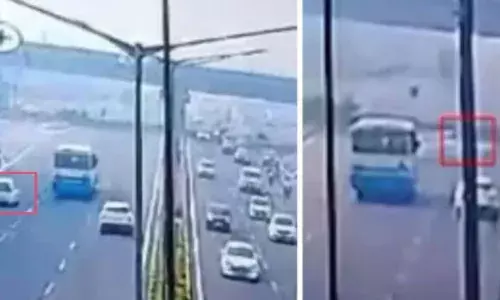 സോഹ്ന എലവേറ്റഡ് ഹൈവേയിൽ വാഹനാപകടം; ചീറി പാഞ്ഞെത്തിയ കാർ ഡിവൈഡറിൽ ഇടിച്ച് ഉയർന്നുപൊങ്ങി; രണ്ടു പേർ മരിച്ചു; ഞെട്ടിപ്പിക്കുന്ന വീഡിയോ പുറത്ത്