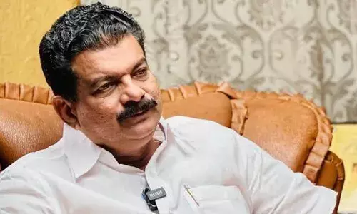 ആശുപത്രിയില്‍ അതിക്രമിച്ച് കയറി അന്റന്‍ഡന്‍സ് രജിസ്റ്റര്‍ പരിശോധിച്ചു. അതുമൂലം ഡോക്ടര്‍ക്ക് രോഗീ പരിചരണം ശരിയായി നടത്താന്‍ കഴിഞ്ഞില്ലെന്നാണ് എഫ് ഐ ആര്‍; പിവി അന്‍വറിനെതിരെ ചേലക്കരയില്‍ ജാമ്യമില്ലാ കേസ്