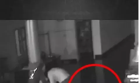 കർണാടകയിലെ ക്ഷേത്രത്തിൽ വൻ കവർച്ച; അകത്തുകയറിയത് പൂട്ടുപൊളിച്ച്; കള്ളന്മാരുടെ ദൃശ്യങ്ങൾ പുറത്ത്; പോലീസ് അന്വേഷണം തുടങ്ങി