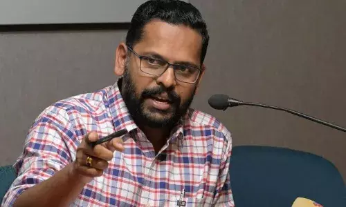 പാലക്കാട്ട് നടന്ന പരിശോധനാ നാടകം ഷാഫി ആസൂത്രണം ചെയ്തതാണോ എന്ന് അന്വേഷിക്കണം; ചാക്കും ട്രോളിയും പ്രധാന പ്രചാരണ വിഷയമാക്കും പി സരിൻ